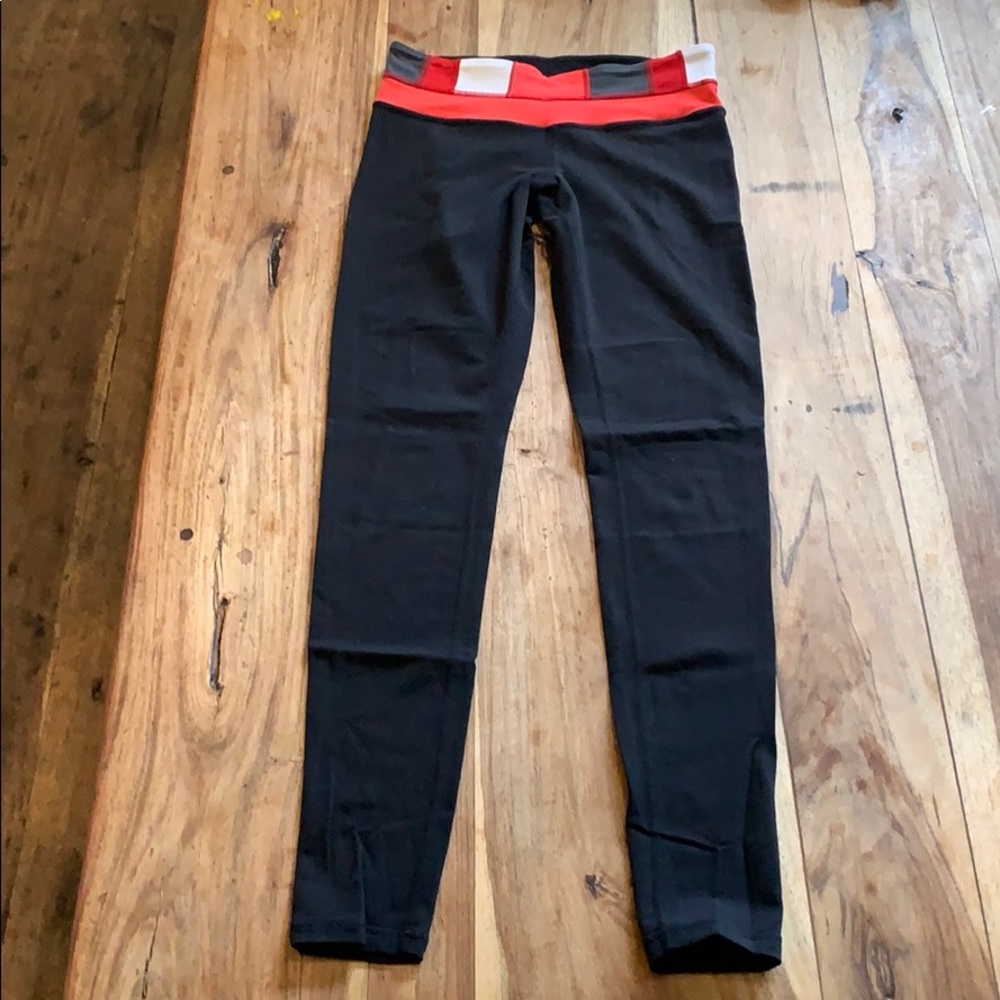 ❤️ lululemon athletica leggings, size 6 ❤️